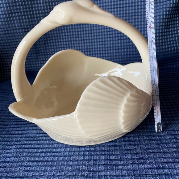 Lenox Ivory Porcelain Swan - Picture 2 of 2